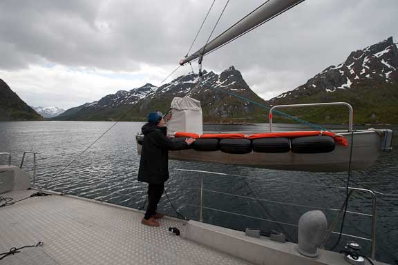 launching-Dinghy-on-Wind-Horse-24