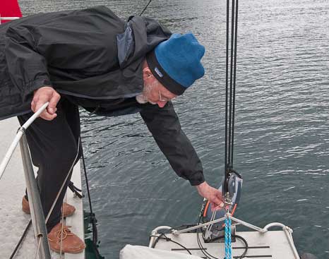 launching-Dinghy-on-Wind-Horse-41