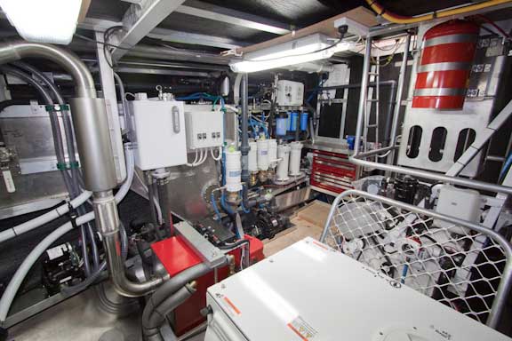 FPB-64-Engine-room-Nov-20-09-100