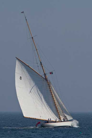 MoonBeam-lV-Sailing-115-397.jpg